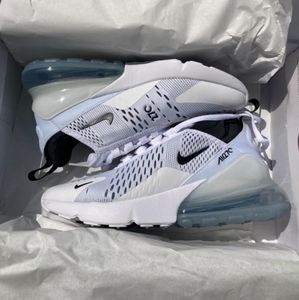 Nike womens Air Max 270 NEW IN BOX size 6.5